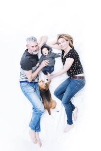 Babyportrait mit Hund © Miriam Ellerbrake, Little Monkey Berlin 2018