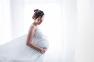 Babybauch_Shooting_Berlin © Miriam Ellerbrake, 2022