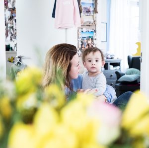 Mutter und Tochter Portrait © Miriam Ellerbrake / Little monkey Fotografie, Berlin 2018